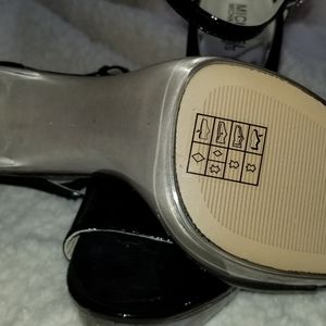 Michael Kors Black Patten and Licite Sandals sz 8.5